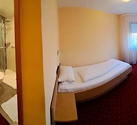Roessle Hotel